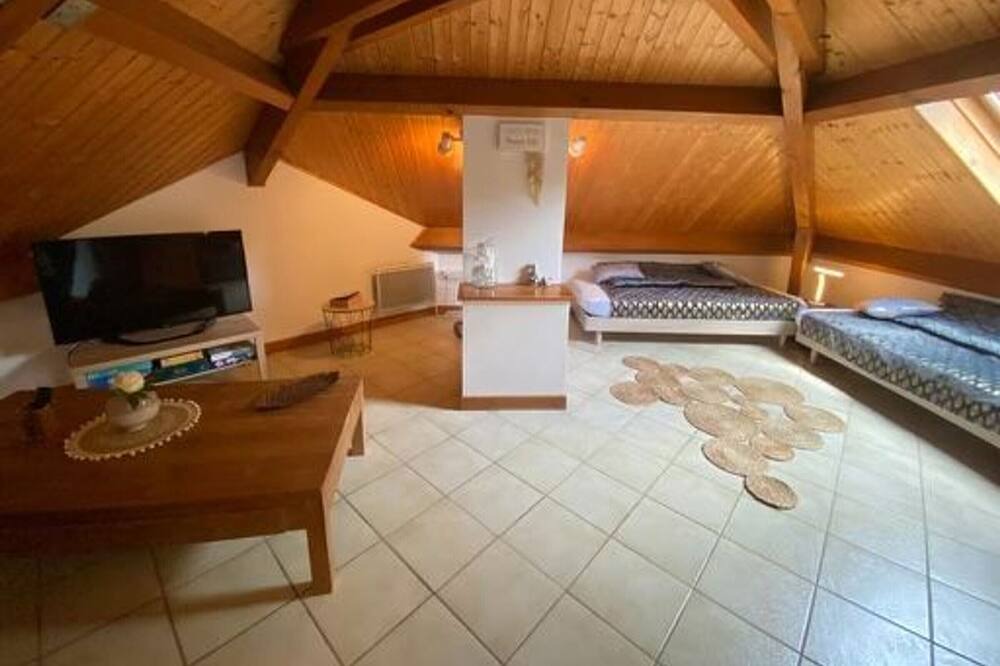 Photo of Livingroom in Salles-Curan
