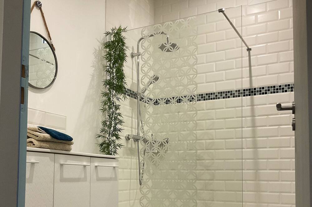 Photo of Bathroom in Saint-Macaire-en-Mauges