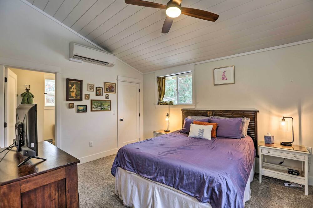 Photo of Bedroom in Bend