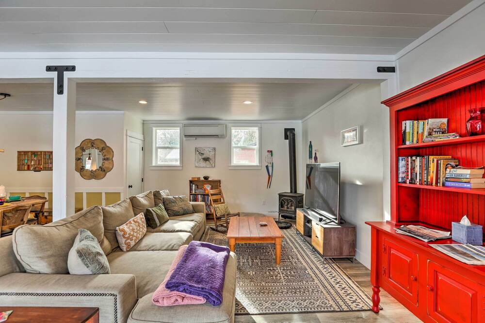 Photo of Bedroom in Bend