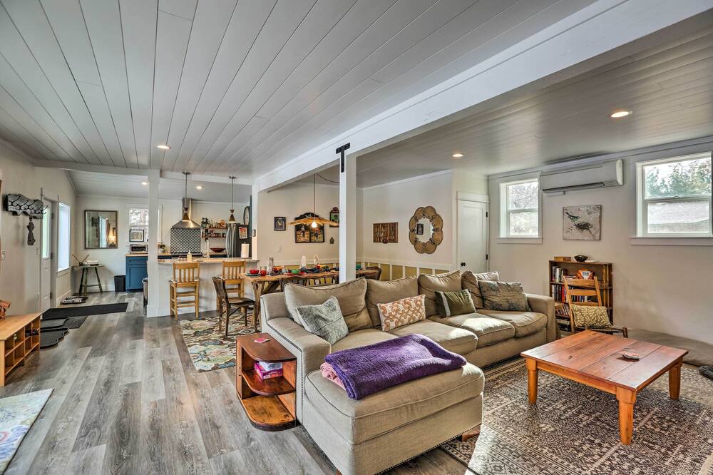Photo of Bedroom in Bend