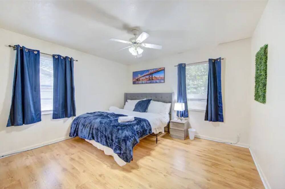 Photo of Bedroom in Beaumont