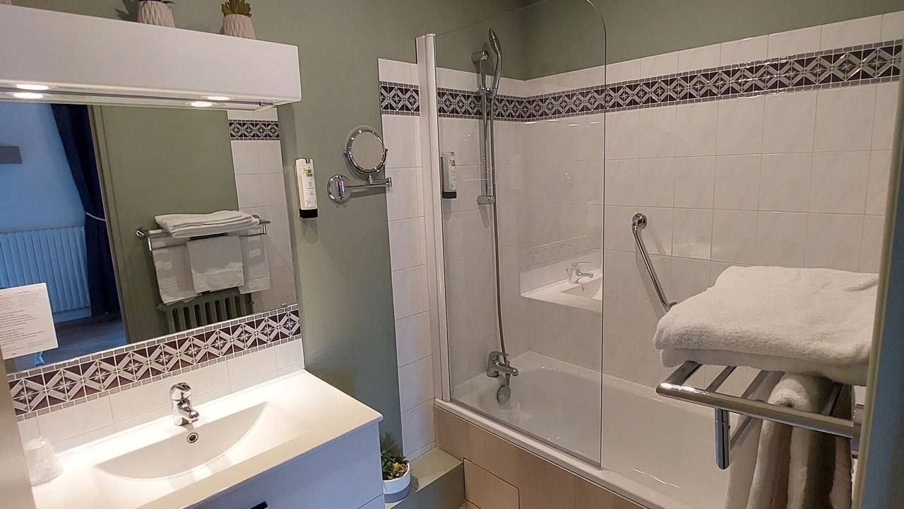 Photo of Bathroom in Les Rosiers-sur-Loire