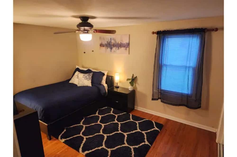Photo of Bedroom in Galeville