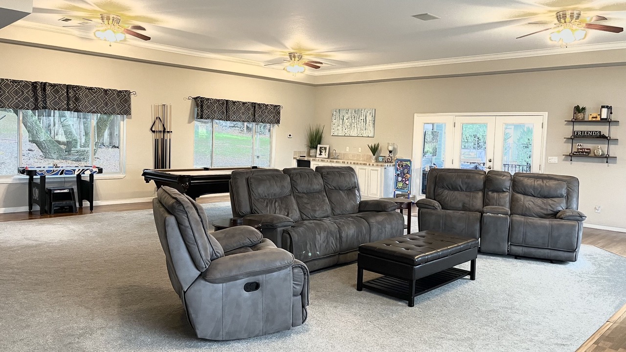 Photo of Livingroom in Shingle Springs