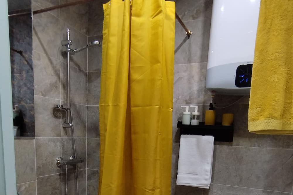 Photo of Bathroom in Alujan