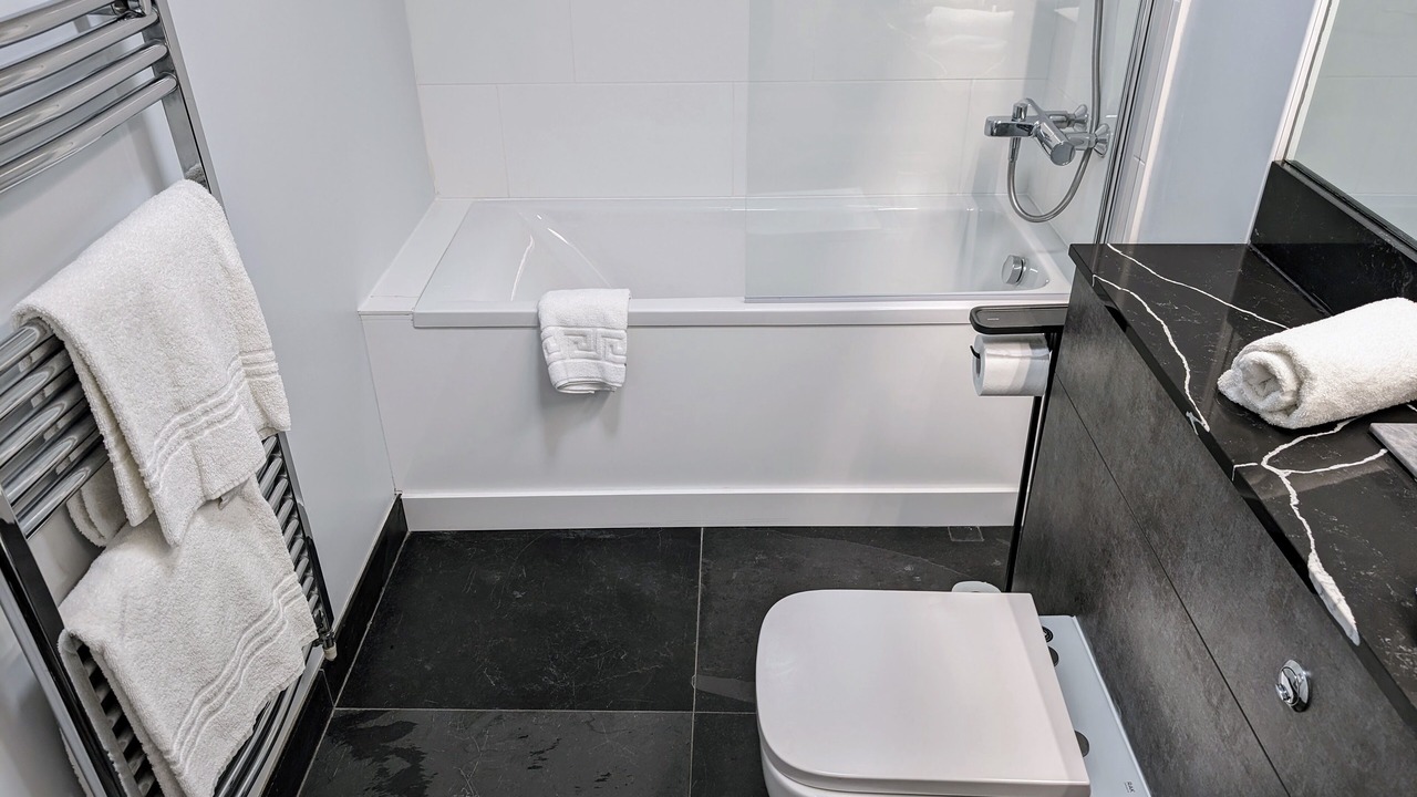 Photo of Bathroom in Gayle