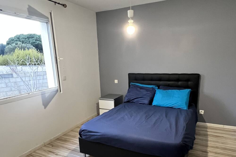 Photo of Bedroom in Villeneuve-les-Beziers