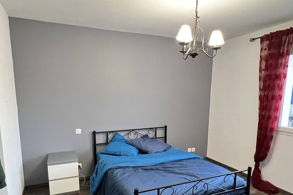 Photo of Bedroom in Villeneuve-les-Beziers