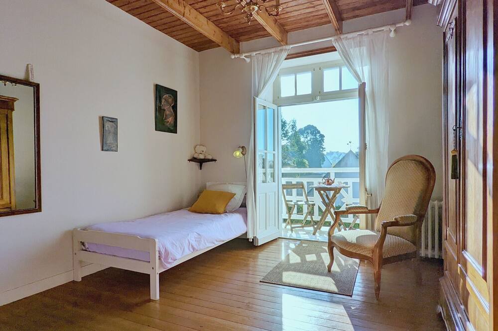 Photo of Bedroom in Carantec