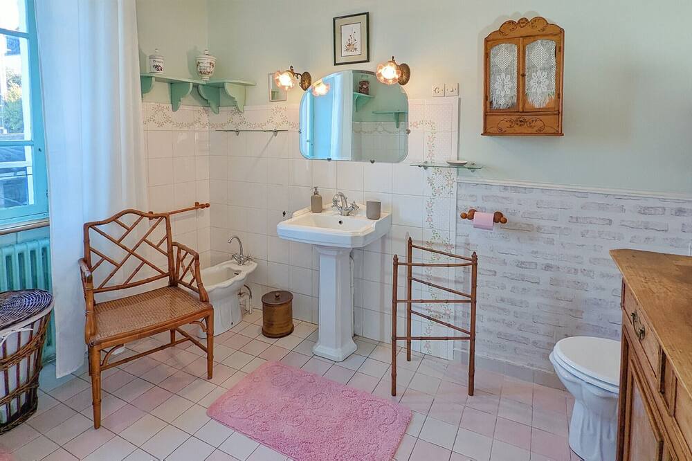 Photo of Bathroom in Carantec