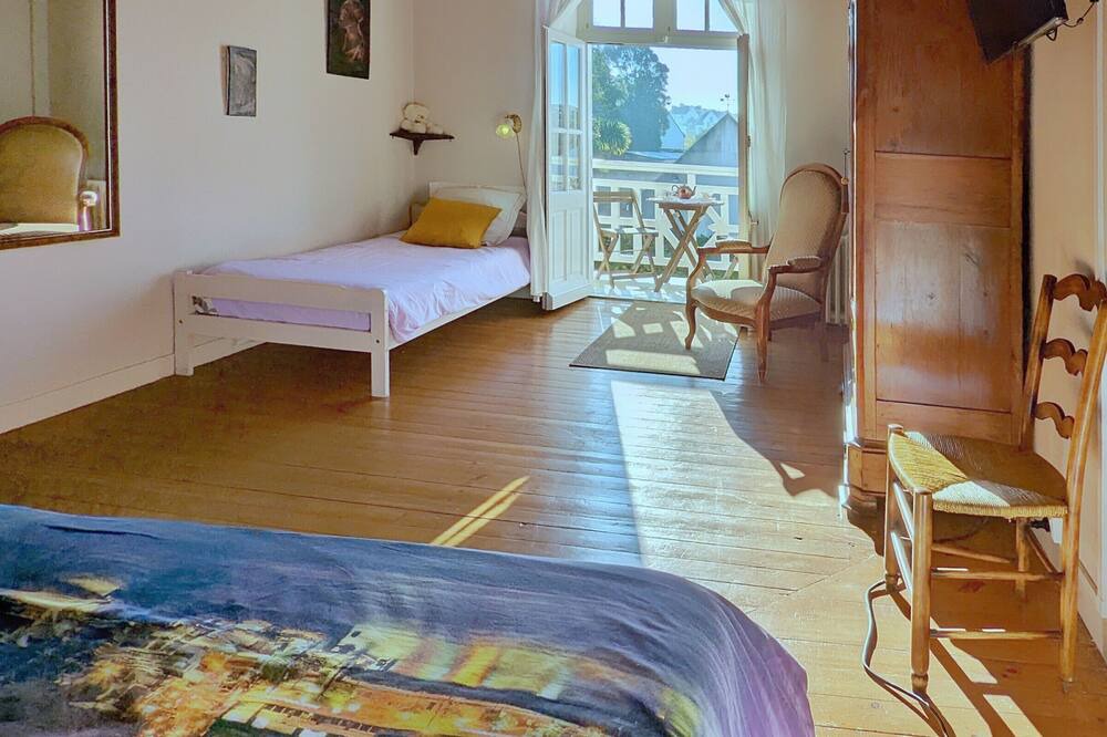 Photo of Bedroom in Carantec