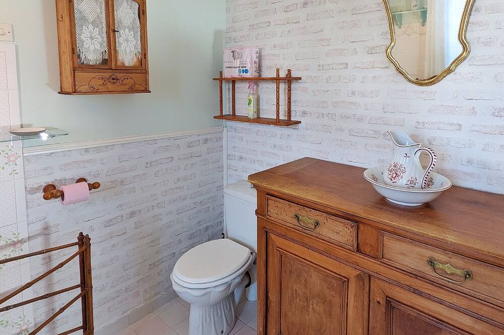 Photo of Bathroom in Carantec