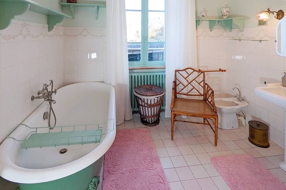 Photo of Bathroom in Carantec