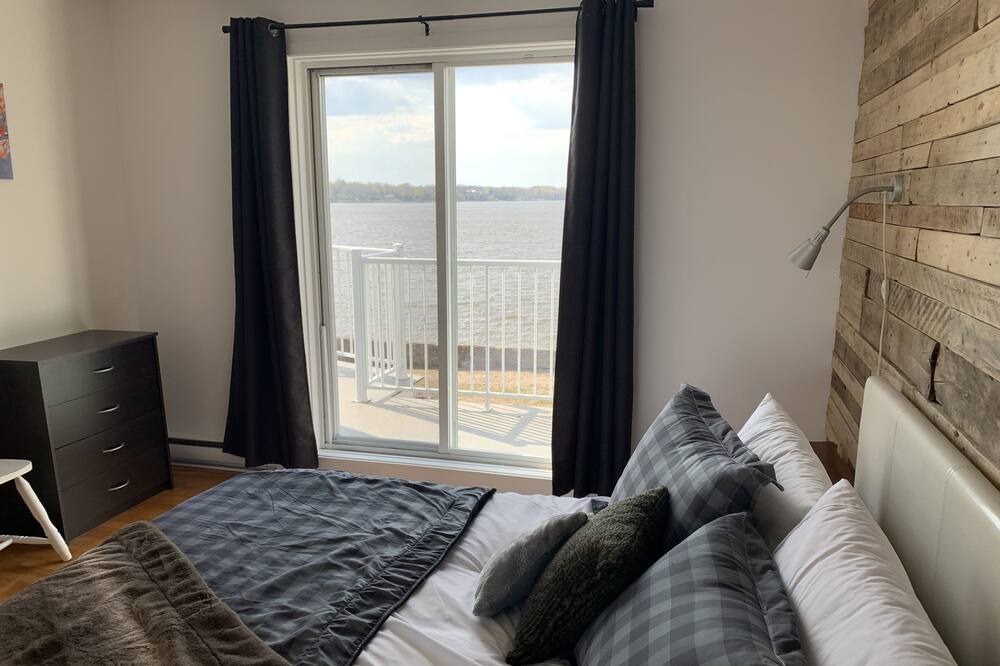 Photo of Bedroom in Saint-Andre-d'Argenteuil