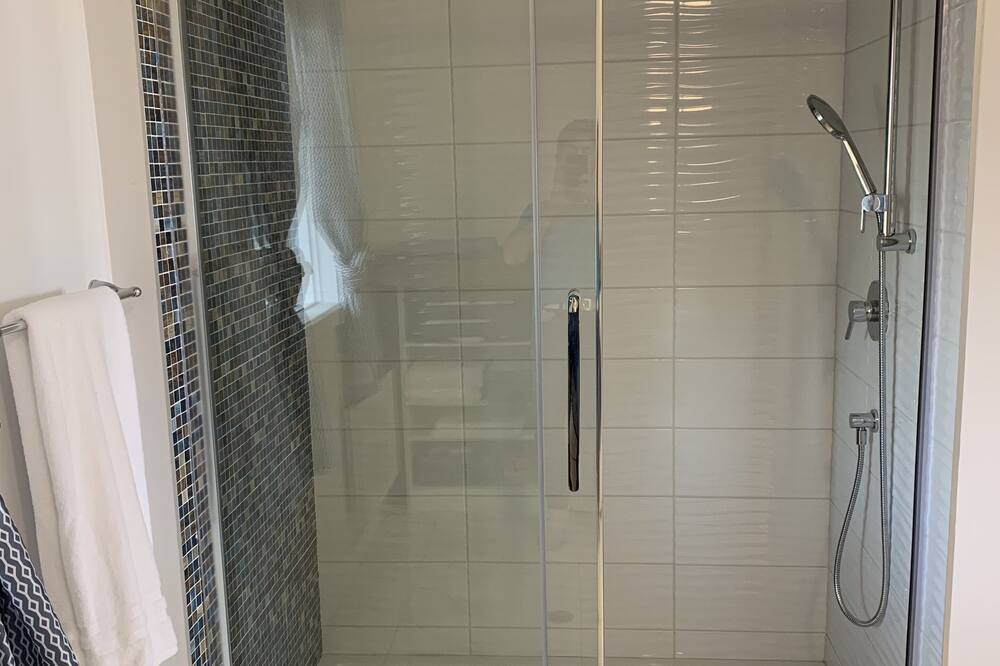Photo of Bathroom in Saint-Andre-d'Argenteuil