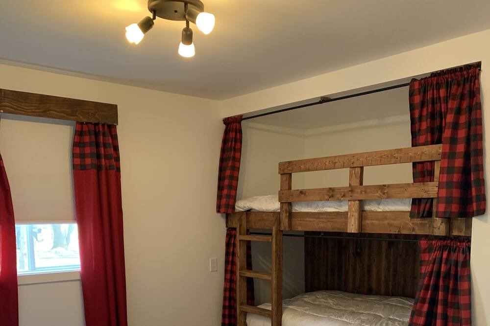 Photo of Bedroom in Saint-Andre-d'Argenteuil