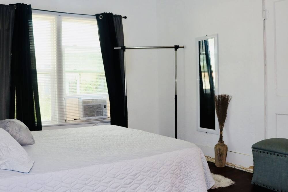 Photo of Bedroom in Kingsville
