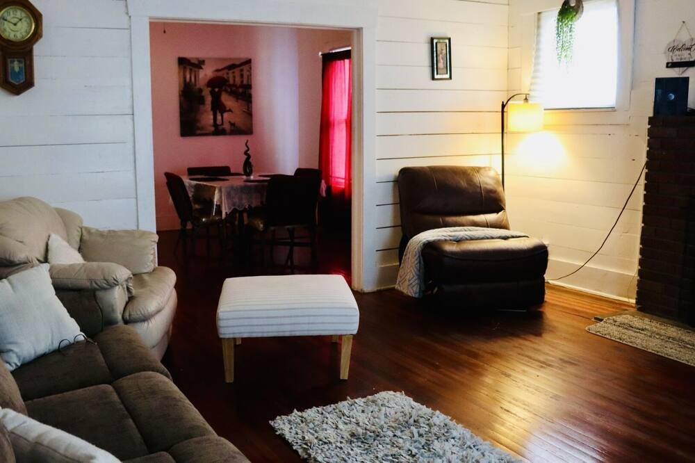 Photo of Livingroom in Kingsville