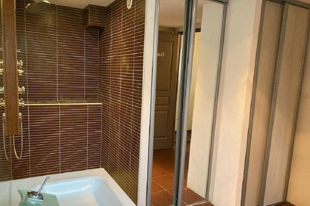 Photo of Bathroom in Up 1.5 Saint-Ferreol