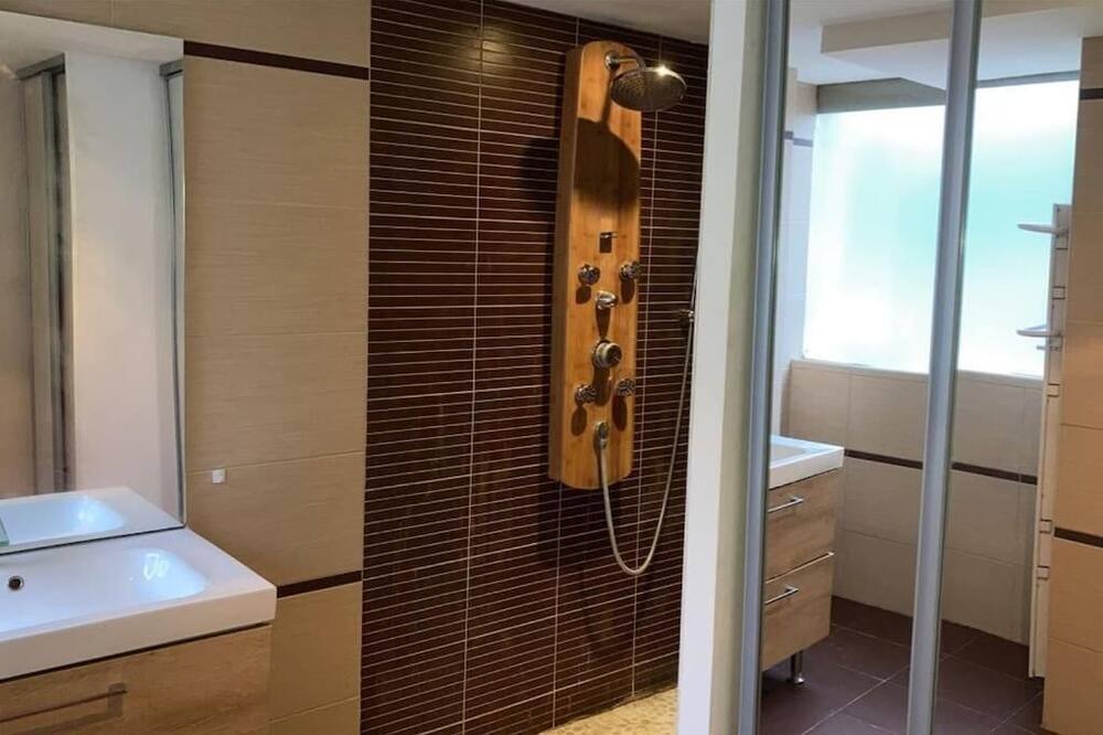 Photo of Bathroom in Up 1.5 Saint-Ferreol