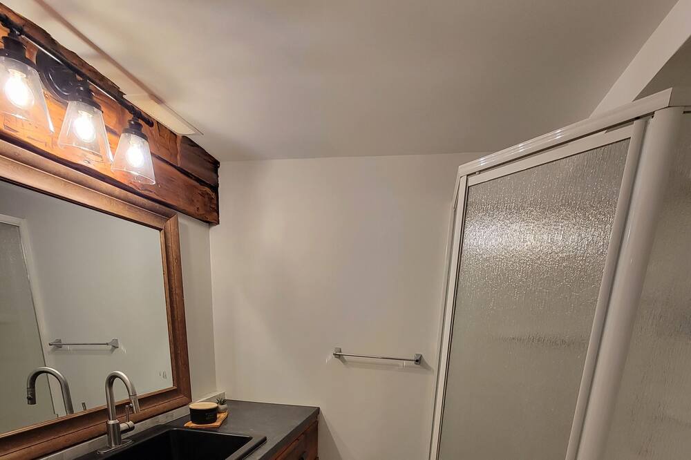 Photo of Bathroom in Thornhill