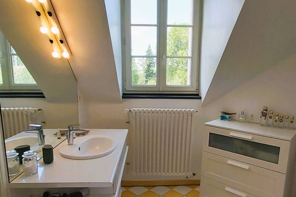 Photo of Bathroom in Saint-Avertin
