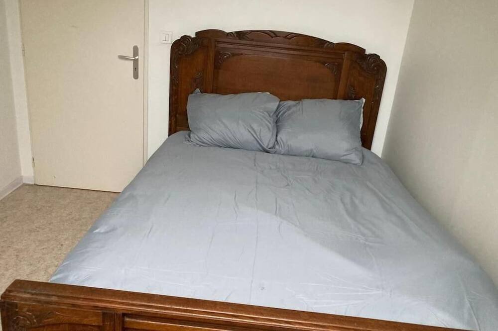 Photo of Bedroom in Up 1.5 Saint-Ferreol