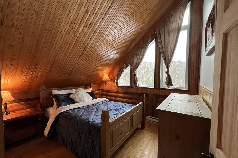 Photo of Bedroom in Mandeville