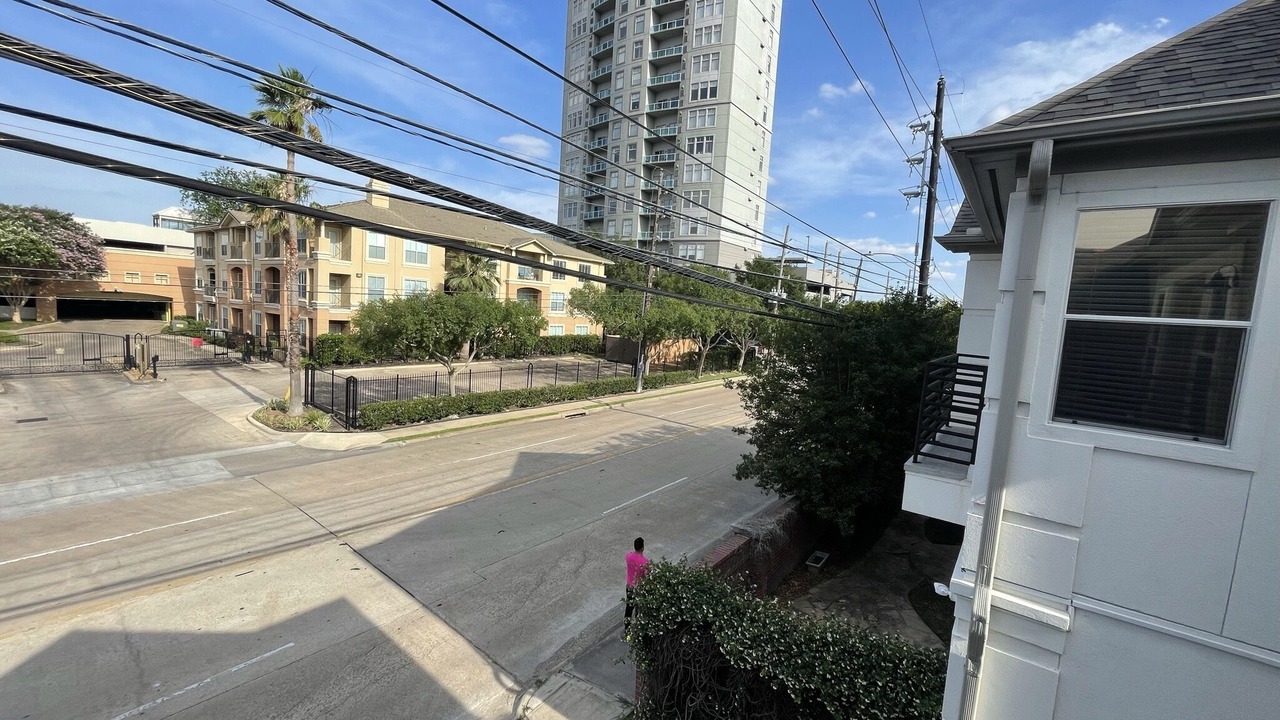 Photo of Outdoor in Uptown