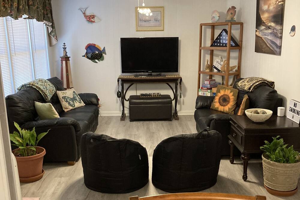 Photo of Livingroom in Colonial Beach