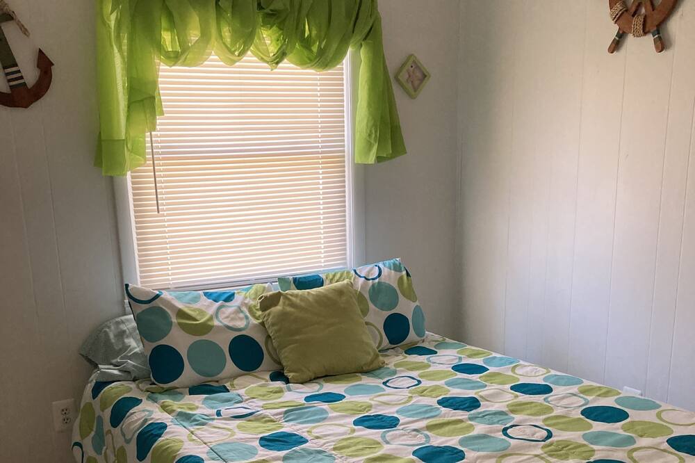 Photo of Bedroom in Colonial Beach