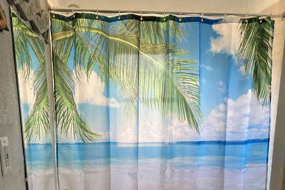 Photo of Bathroom in Colonial Beach