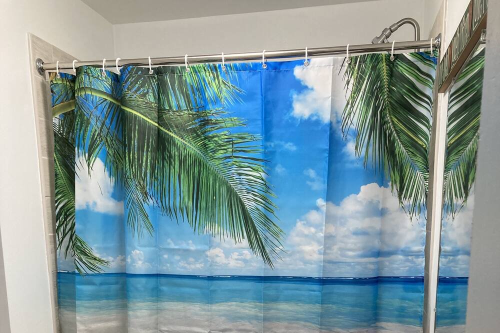 Photo of Bathroom in Colonial Beach