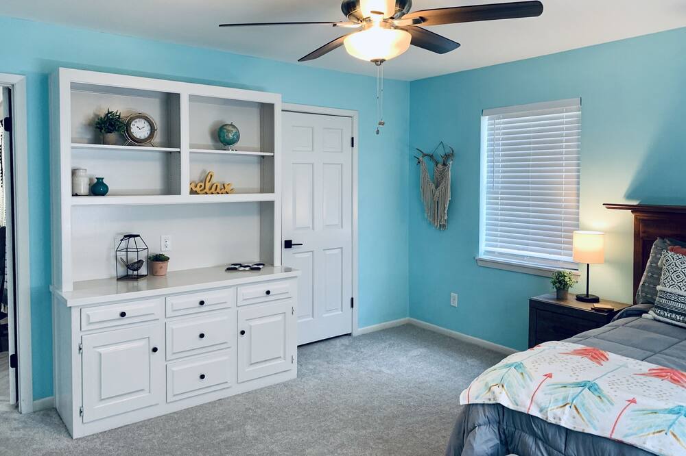 Photo of Bedroom in Emory