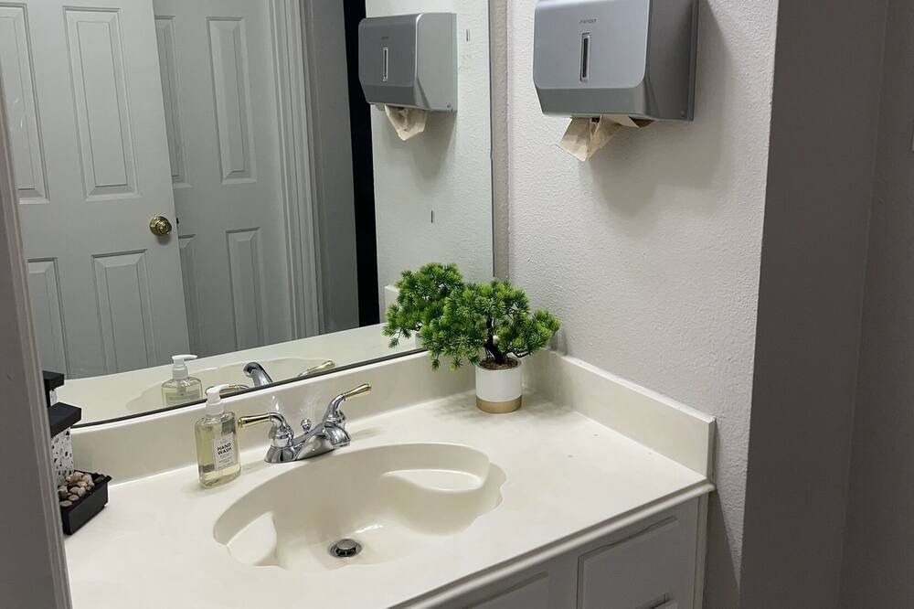 Photo of Bathroom in Rockwall