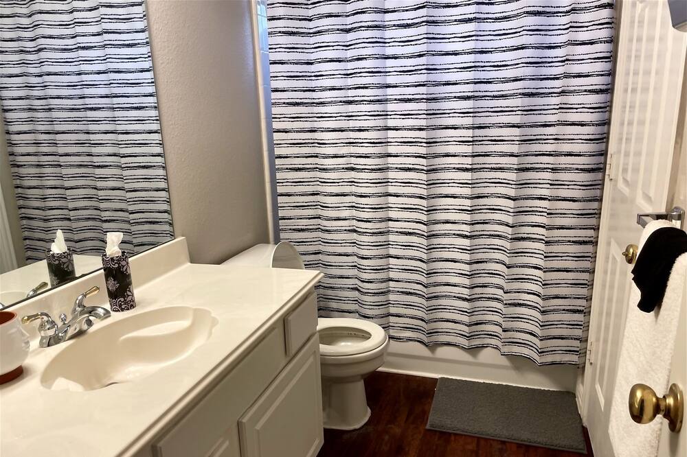 Photo of Bathroom in Rockwall