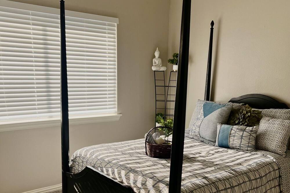 Photo of Bedroom in Rockwall