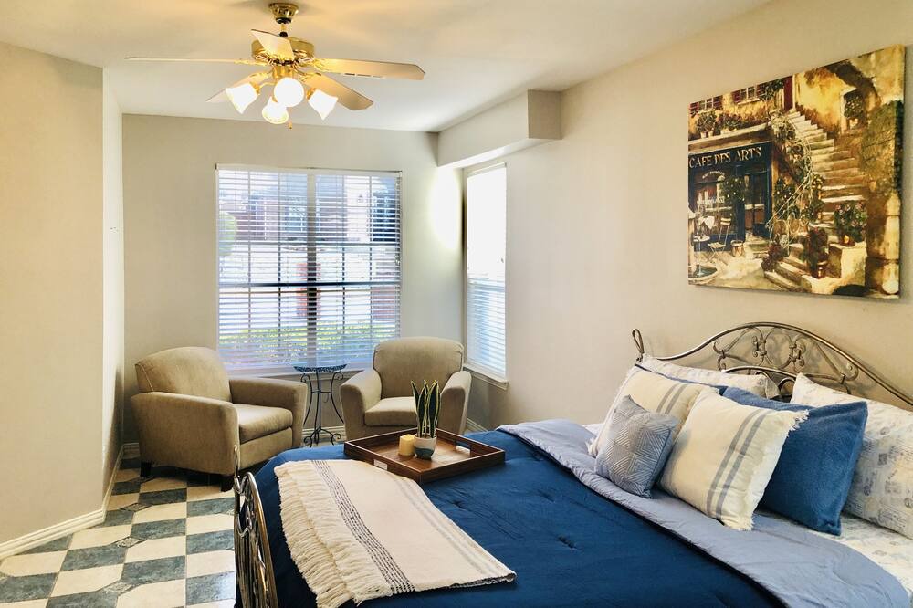 Photo of Bedroom in Rockwall
