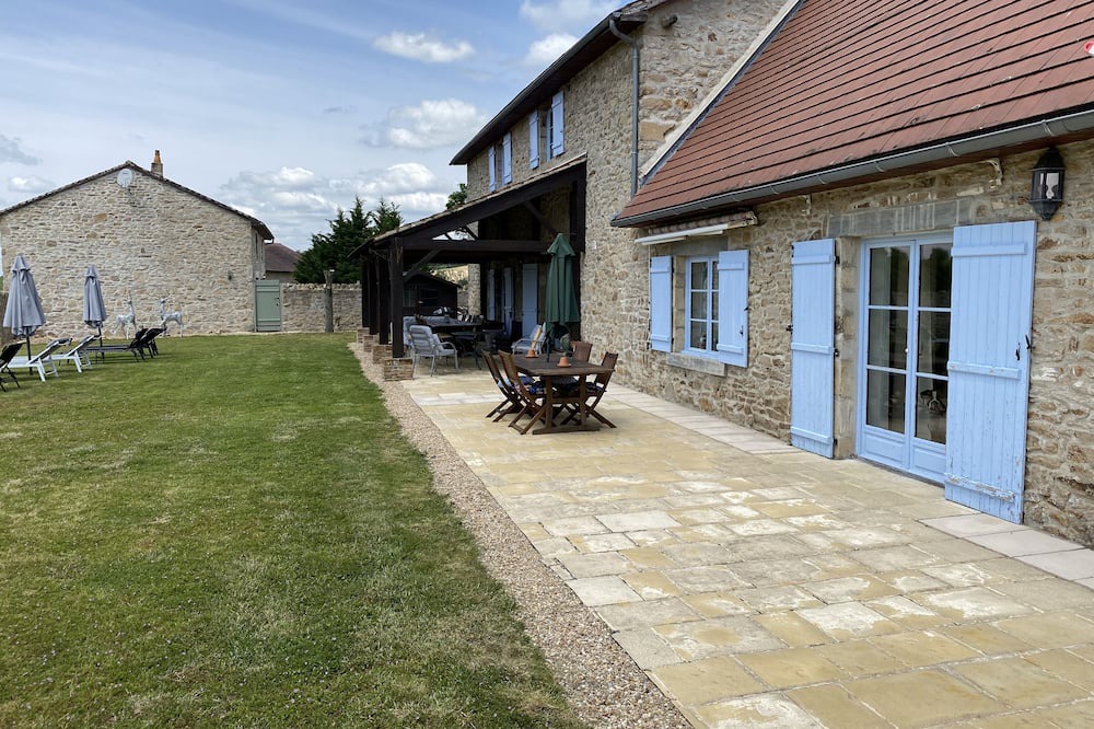 Photo of Outdoor in Dompierre-les-Eglises