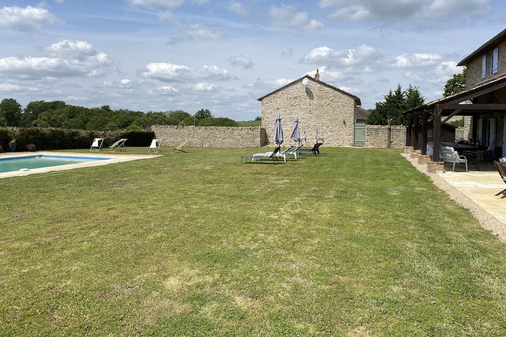 Photo of Outdoor in Dompierre-les-Eglises