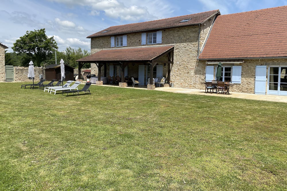 Photo of Outdoor in Dompierre-les-Eglises