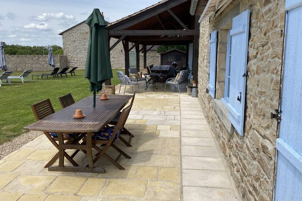 Photo of Outdoor in Dompierre-les-Eglises