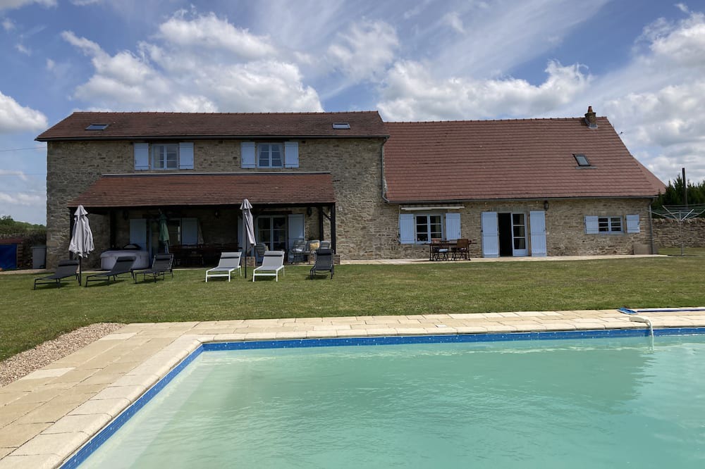 Photo of Outdoor in Dompierre-les-Eglises