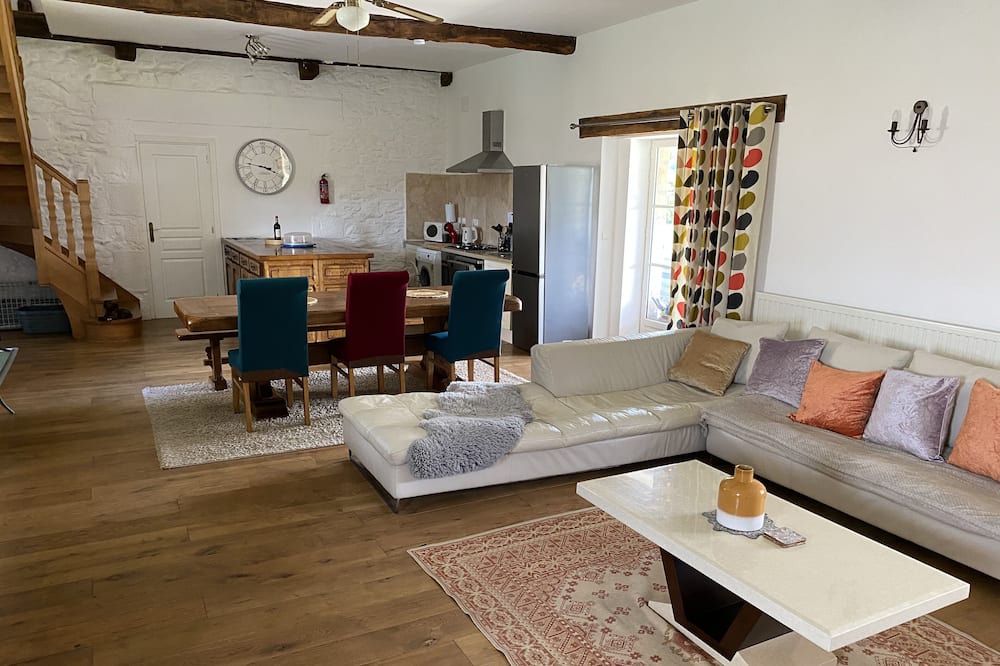 Photo of Livingroom in Dompierre-les-Eglises