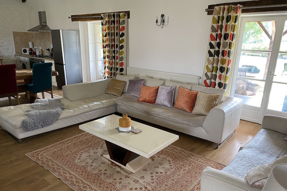 Photo of Livingroom in Dompierre-les-Eglises