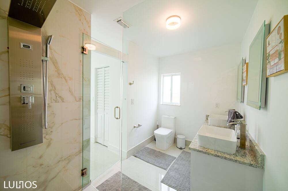 Photo of Bathroom in Richmond West