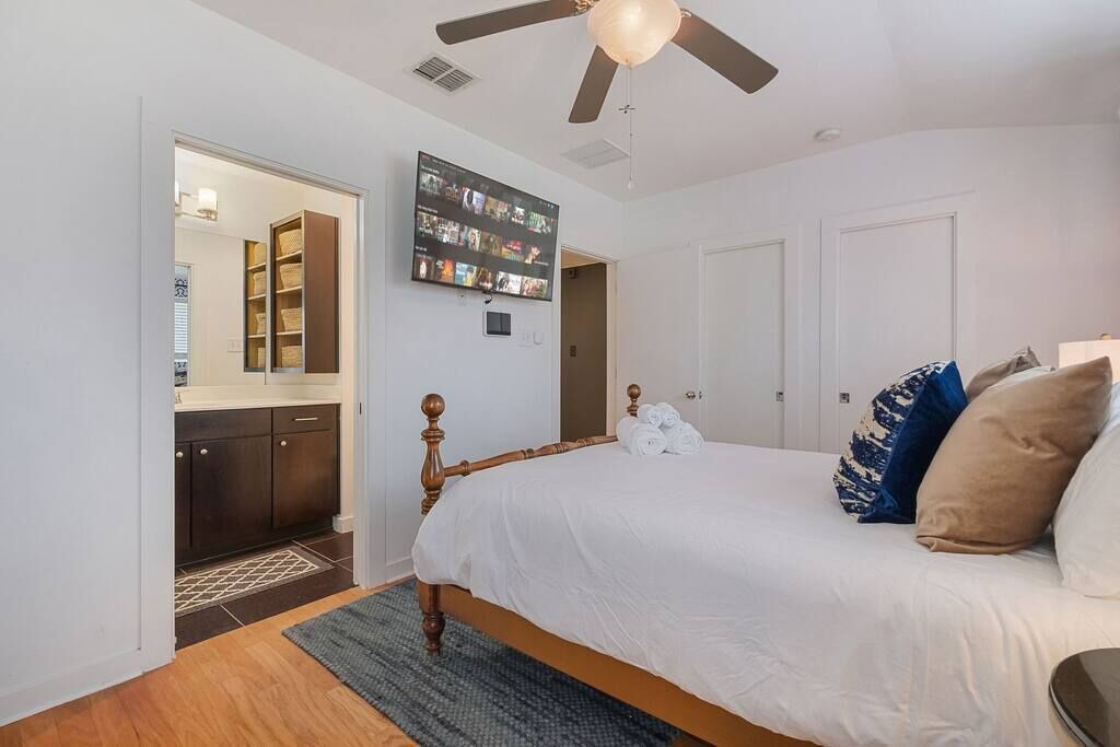 Photo of Bedroom in Tobin Hill