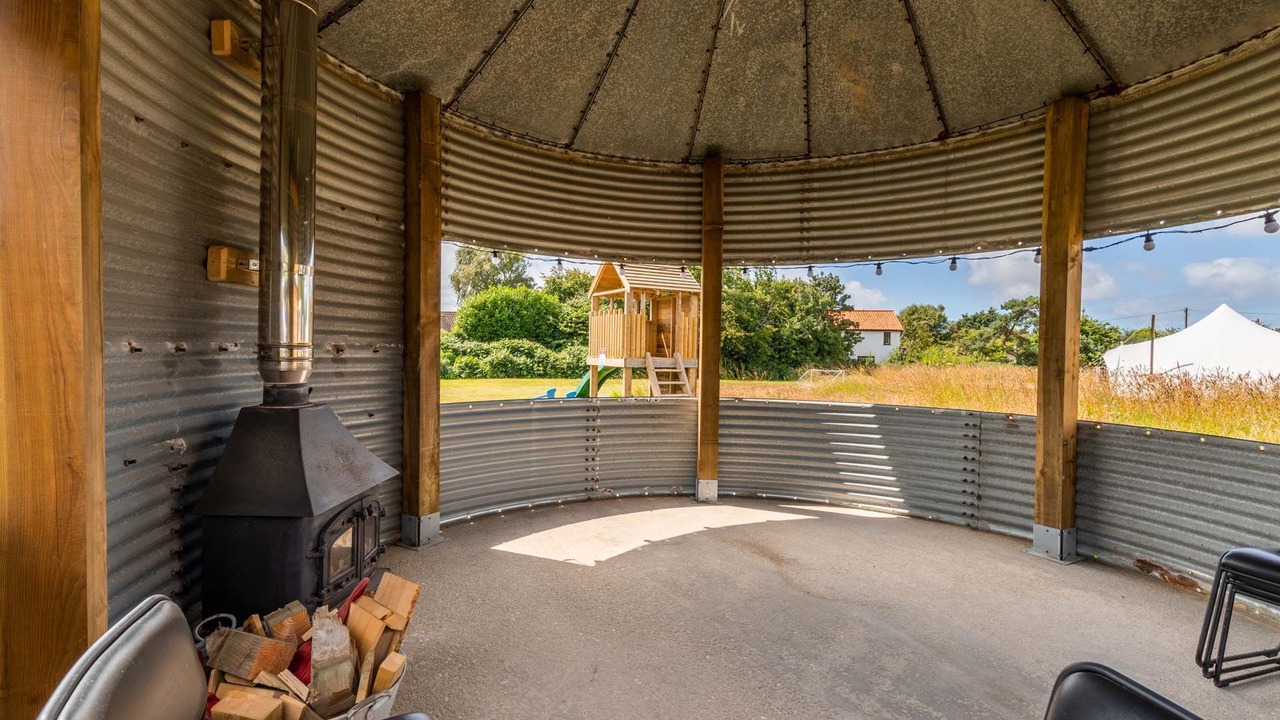 Photo of Others in Trunch