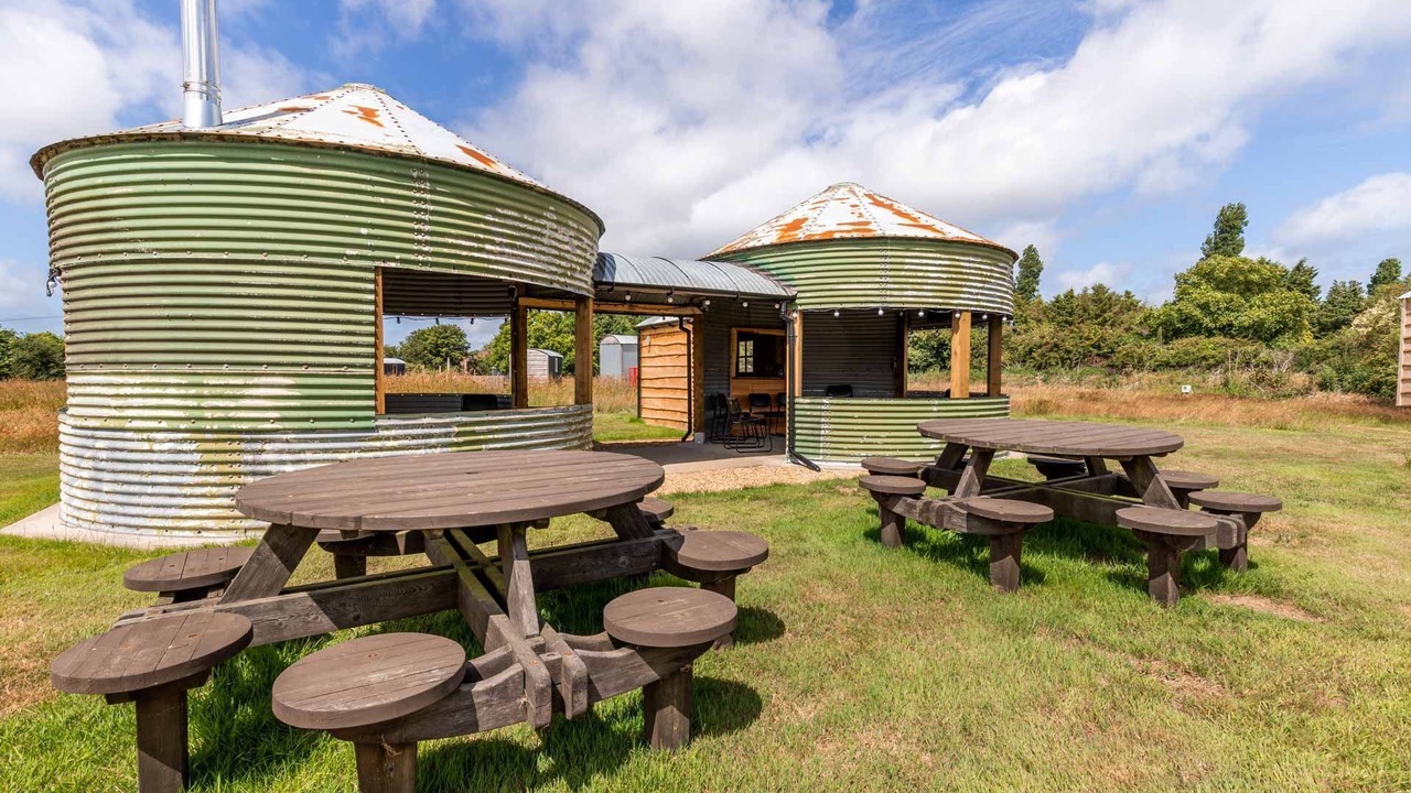 Photo of Others in Trunch